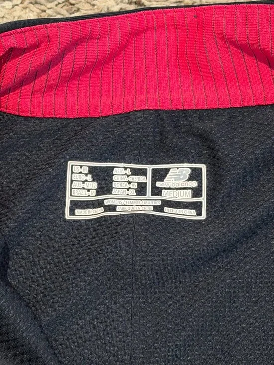 New Balance Run On! Women’s M Quarter Zip Reflective Long Sleeve Running Top - Picture 2 of 12